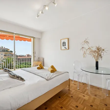 Apartamento Spacieux 2p Design, Proche Gare, Tennis Et Plages Menton