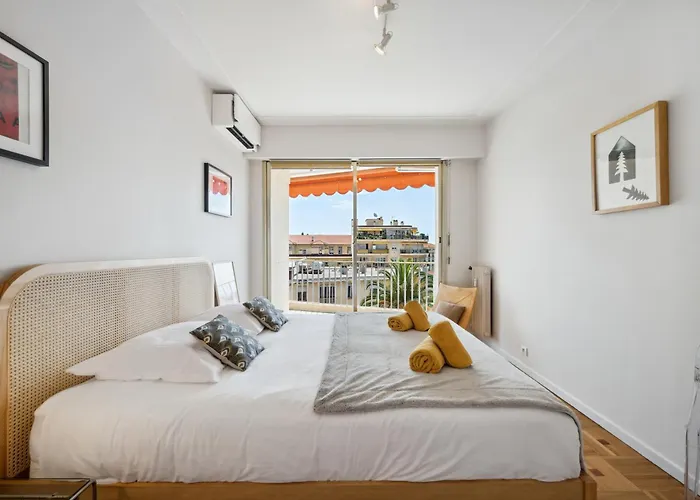 Spacieux 2p Design, Proche Gare, Tennis Et Plages Menton