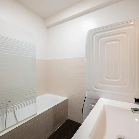 Apartment Spacieux 2p Design, Proche Gare, Tennis Et Plages *