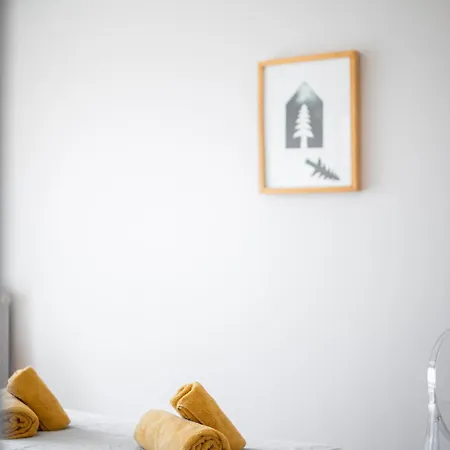 Apartment Spacieux 2p Design, Proche Gare, Tennis Et Plages Menton