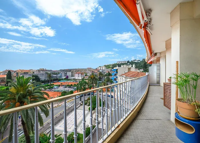 Apartment Spacieux 2p Design, Proche Gare, Tennis Et Plages Menton