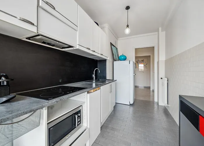 Apartment Spacieux 2p Design, Proche Gare, Tennis Et Plages *